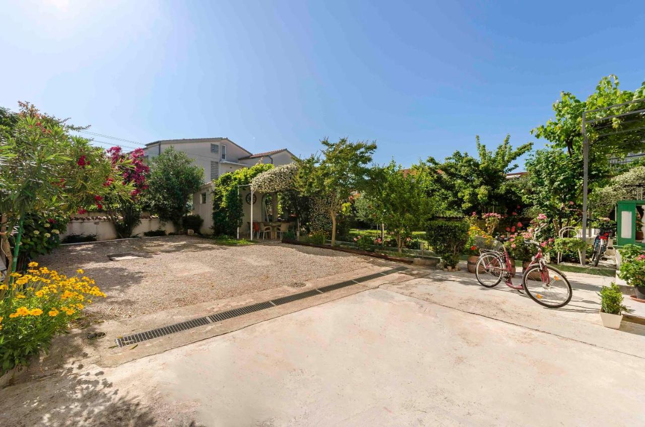 Apartments Zanze Vodice Exterior photo