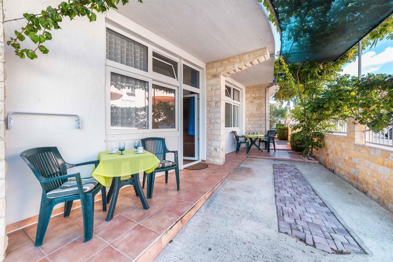 Apartments Zanze Vodice Exterior photo