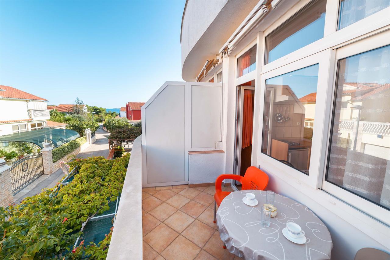 Apartments Zanze Vodice Exterior photo
